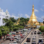 ヤンゴン中心部の大通りとスーレー・パヤー