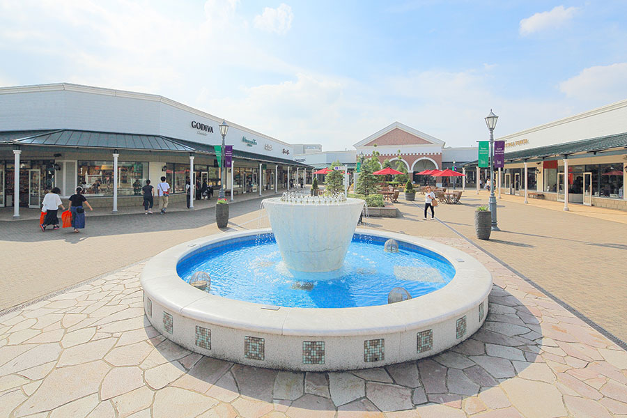 180店舗が揃う佐野プレミアムアウトレット 施設内