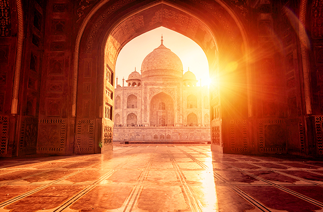 インド