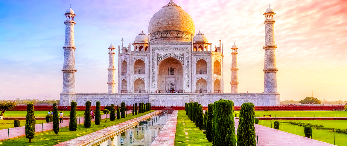 インド