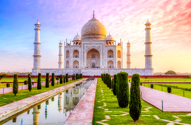 インド