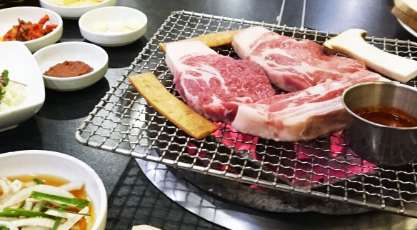 済州島名物の済州黒豚