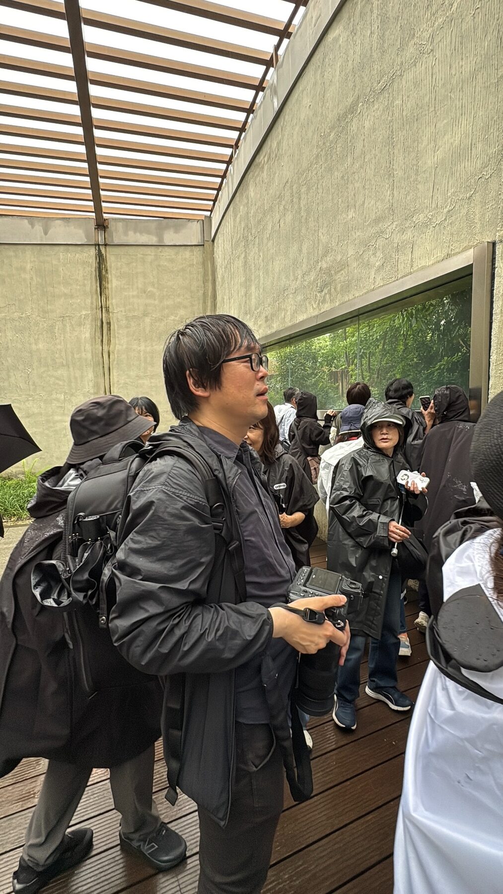 高氏さんもカメラを手に