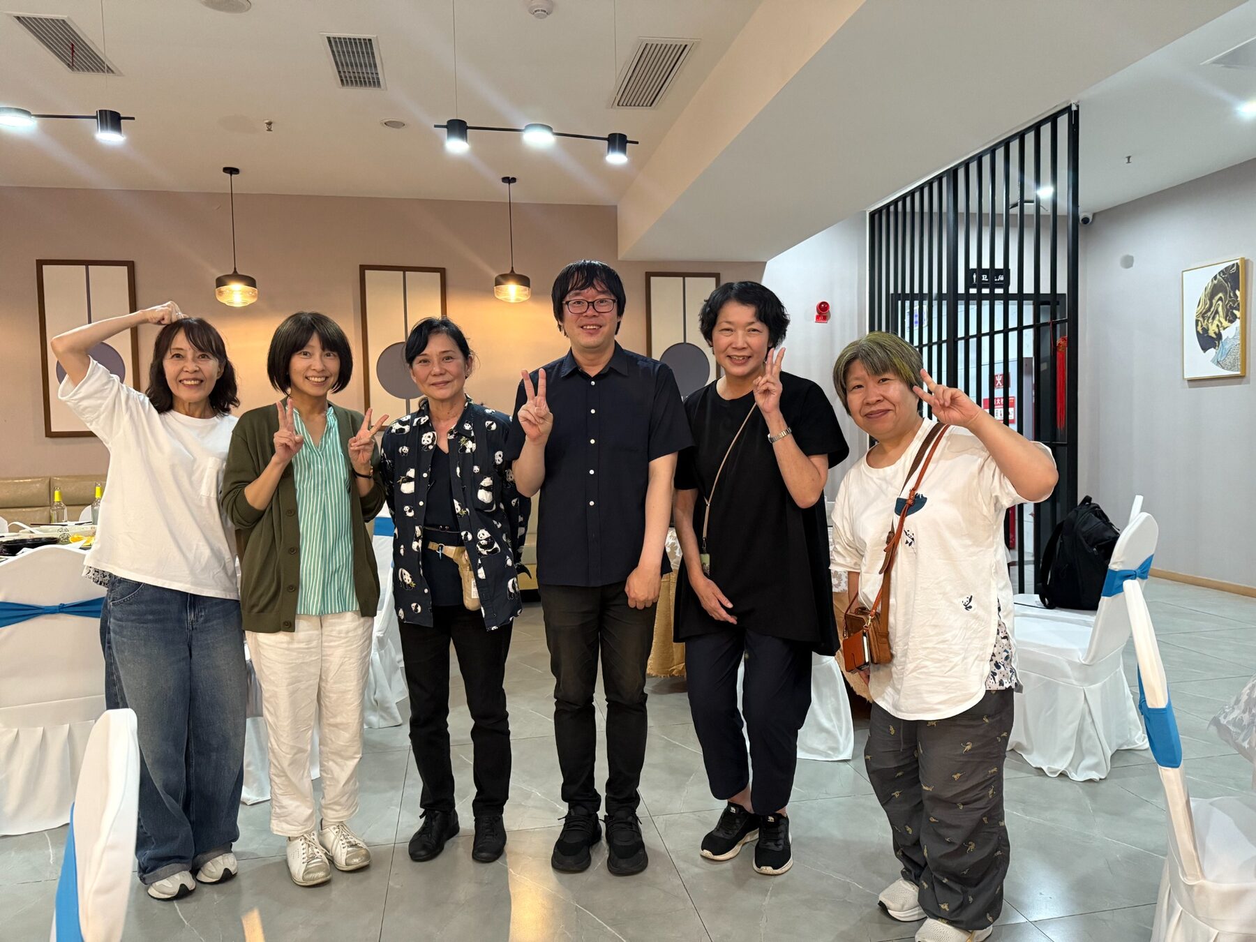 高氏さんを囲んで、にっこり